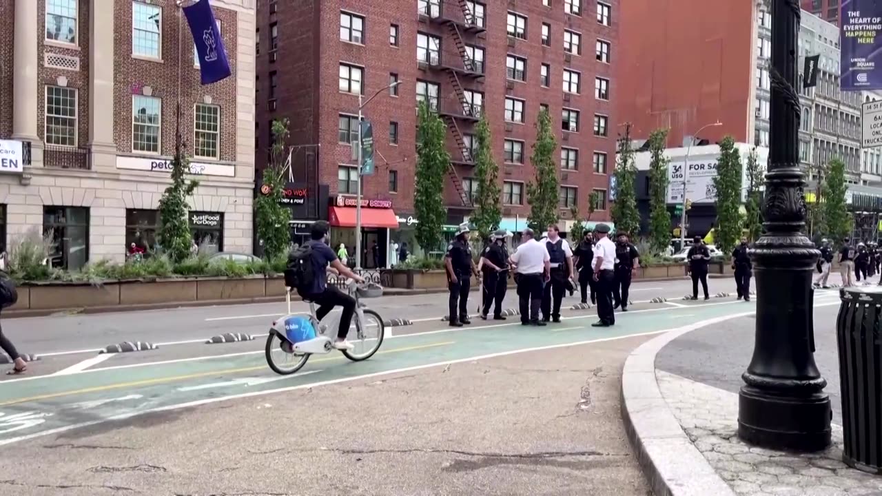 "A lot of people got hurt today" - NYPD on livestream chaos