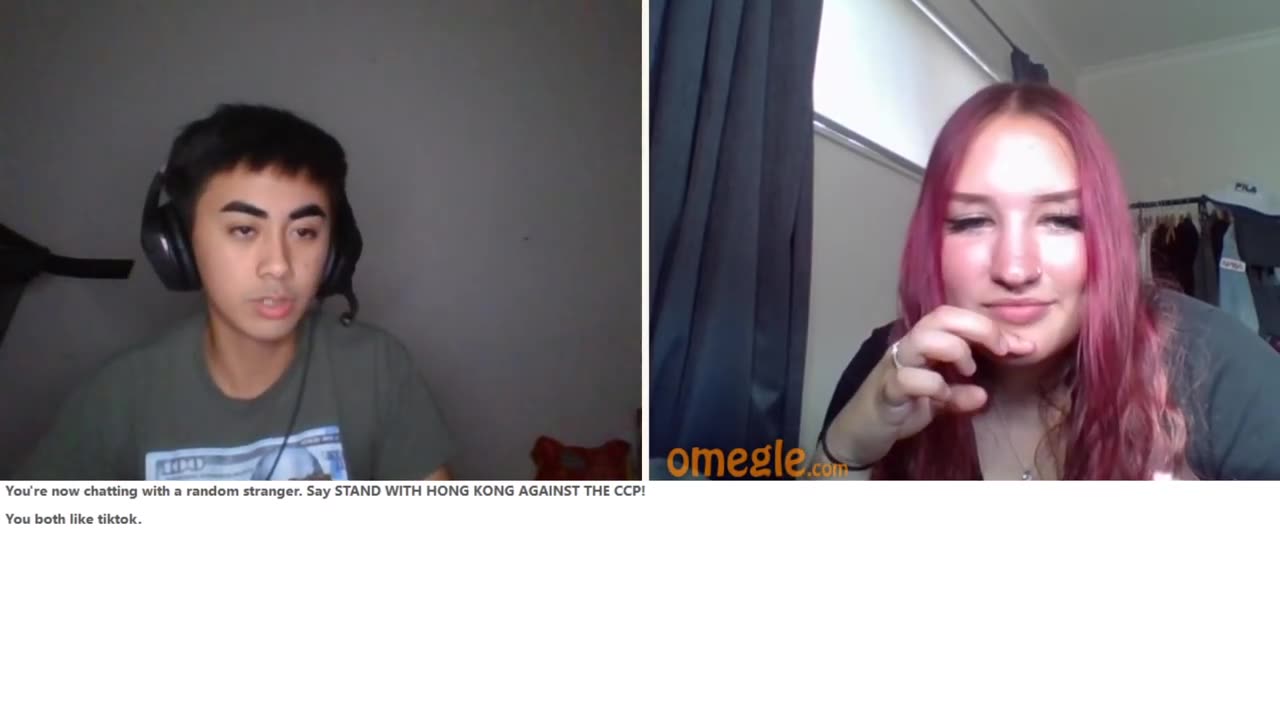 Catching GOLD DIGGERS with FAKE MONEY on Omegle #1