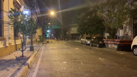 Manifestantes piden renuncia de presidente Abdo Benítez tras batalla campal en Asunción