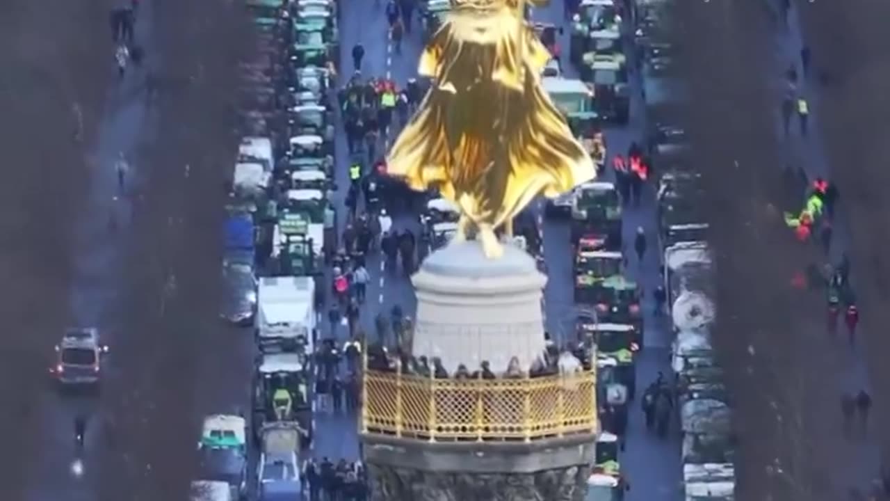 Wow let’s go German Farmers and Truckers are taking their country back!