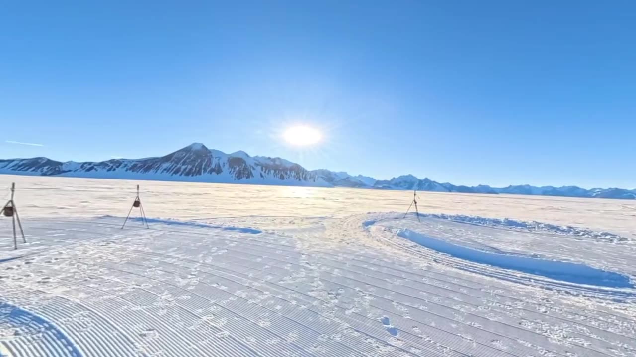 24 hours Sun in Antarctica