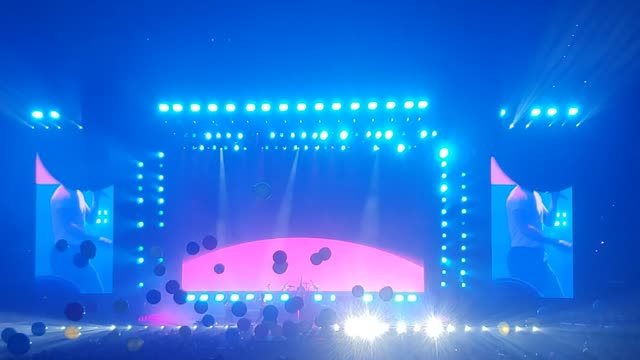 Imagine Dragons On Top of the World