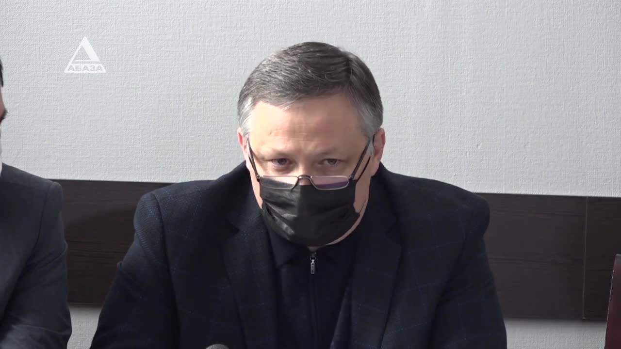 Мэр Сухуми отчитался перед городскими депутатами о работе штаба по борьбе с майнингом