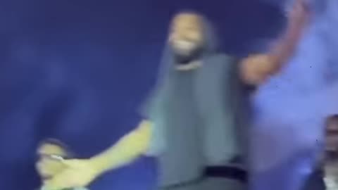 Kanye West (is back)