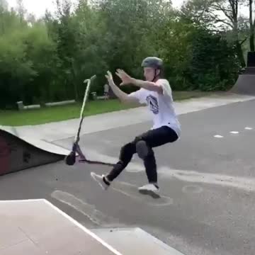 By never giving up, this guy pulls off an epic flip