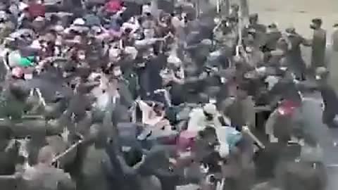 Fuerzas guatemaltecas tratan de contener las hordas migratorias a EE.UU.