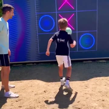 How play X and 0 with a ball