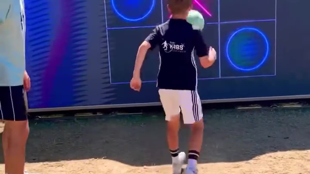 How play X and 0 with a ball