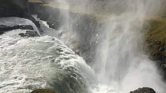 Streaming waterfall video
