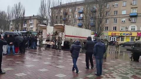 #WW3 #WAR #RUSSIA #UKRAINE Russian russia forces distribute food aid to population of Melitopol