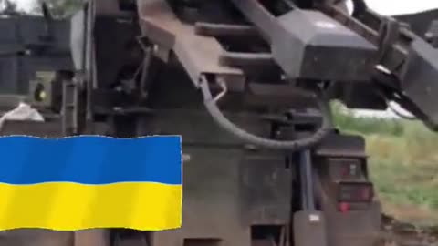 Ukrainians Fire Advanced Autoloading 155mm Gun( Gen 3 Caesar)