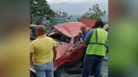 Accidente bajando el aeropuerto hacia Girón