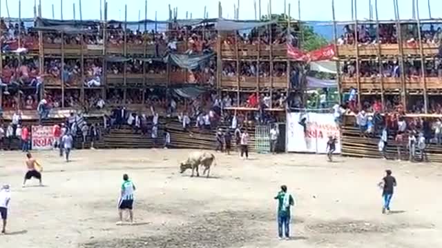 NEW - Multiple dead, hundreds injured in stadium collapse at bullfight in El Espinal, Colombia.