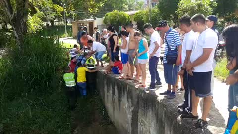 Carro se salió de la vía y terminó en una quebrada en Piedecuesta