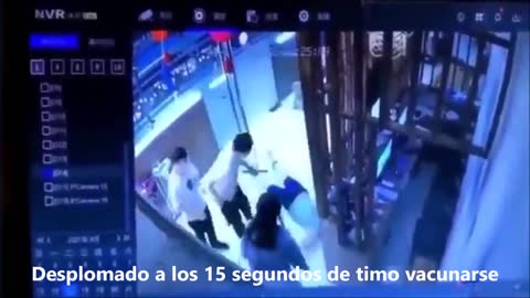 Solo 15 segundos le bastaron para desplomarse después de recibir la timo vacuna