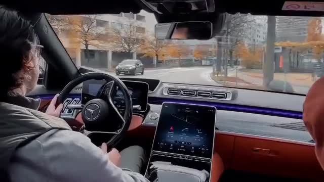 Mercedes Benz running attitude video