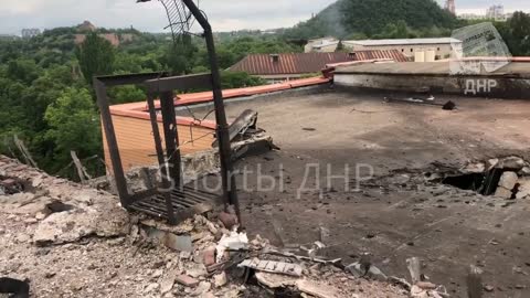 Ukraine War - Direct hit by a Ukrainian shell on the roof of the maternity hospital