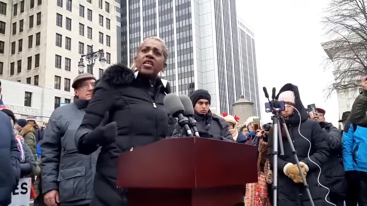 FREEDOM CONVOY, Tricia Lindsay