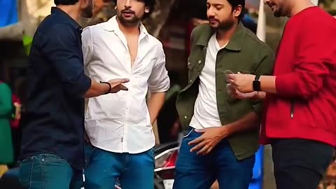 Kuchh dost,dost nahi ,bhai ban jatey hai..ya bhai se bhi badhkar.