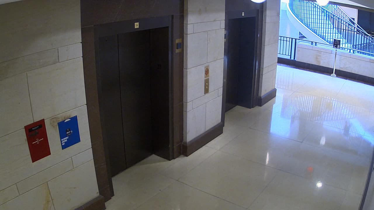 7050CVCLLElevator24-25Lobby_2021-01-06_12h33min19s947ms.mp4
