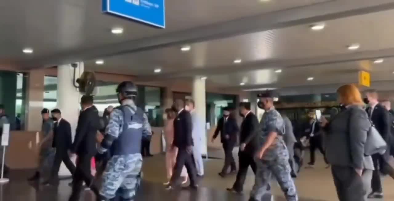 Pelosi has arrived in #Taiwan via US military plane despite