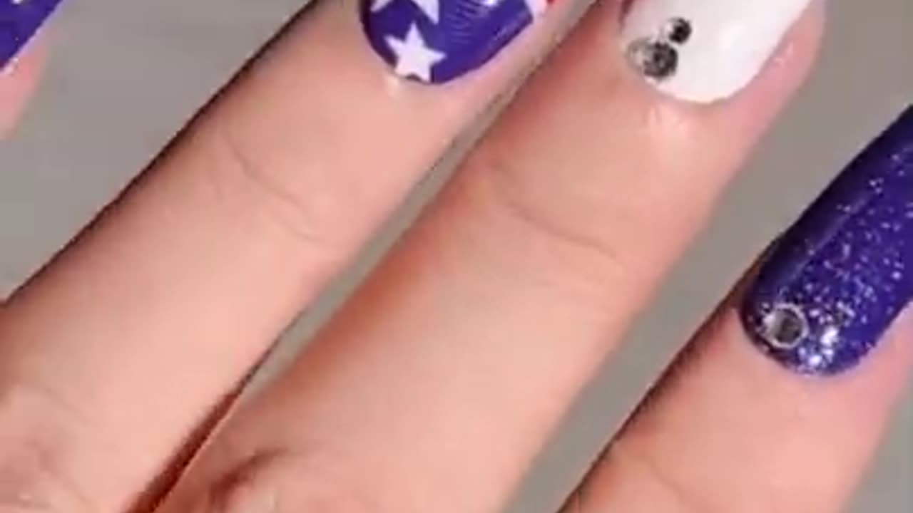 Simple & Lovely Nail Design for July 4th - American Nail Flag Tutorial