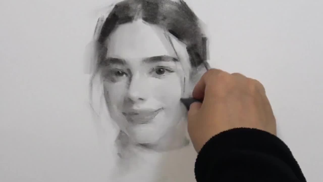 Draw a sketch of a girl's head portrait, the picture is very beautiful and suitable for learning X