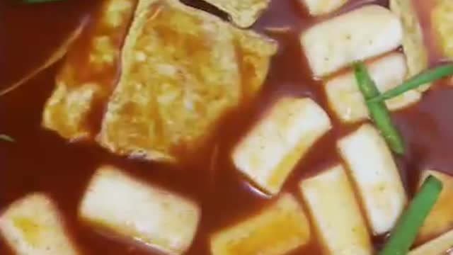 Making tteokbokki, Korean spicy food,
