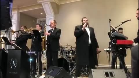 Shmueli Ungar Live With The A Team At A Wedding