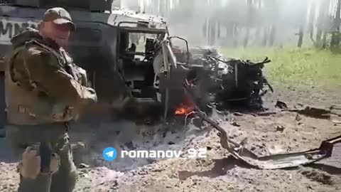 Ruský Tigr po nájezdu na protitankovou minu. Všichni, kteří byli uvnitř, jsou živí a zdraví