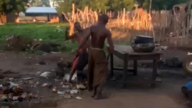 fight between two old men