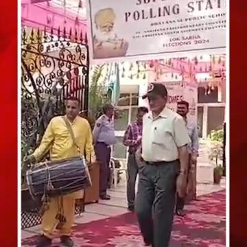 ఓటర్లకు బ్యాండు బాజాలతో స్వాగతం #loksabhaelection2024 #viral #voting #shorts | FBTV NEWS