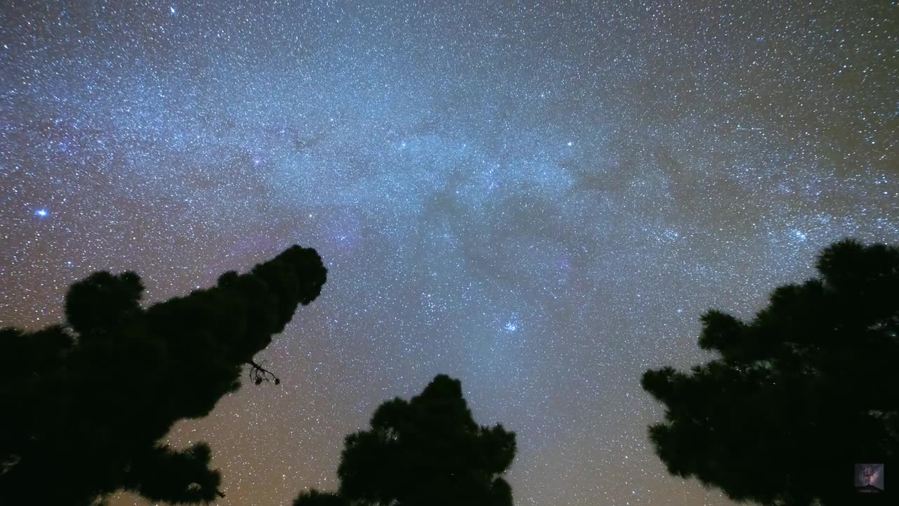 FALL SKIES OF LA PALMA - 4K (UHD)