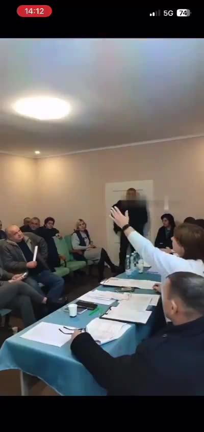 A Jabee angry with politicians?