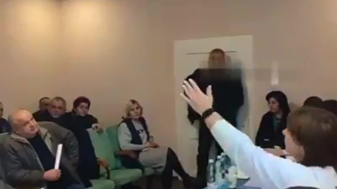 A Jabee angry with politicians?