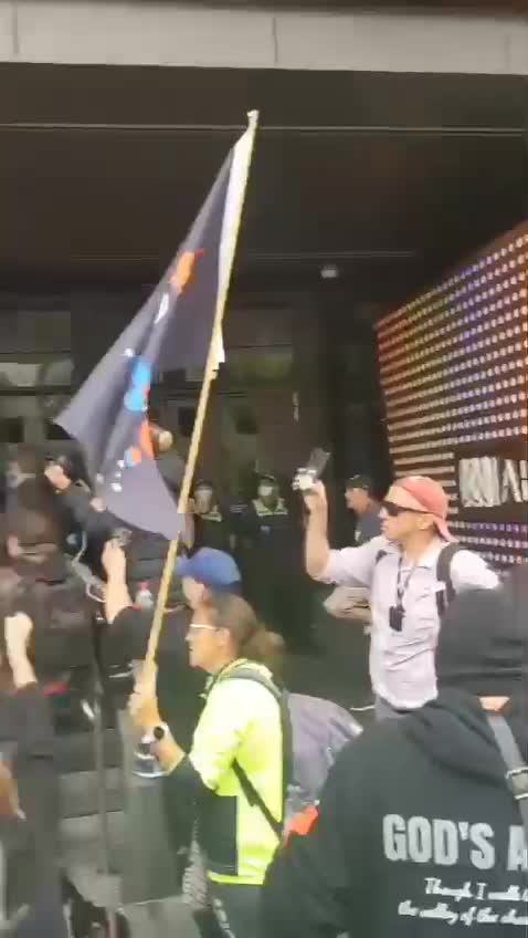 Aussies out in force calling out FAKE NEWS ABC