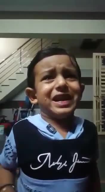 FUNNY SMALL CHILDREN CRYING