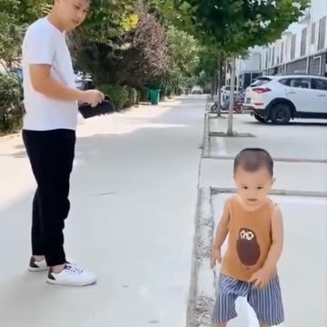 Good Kid Always Helps People