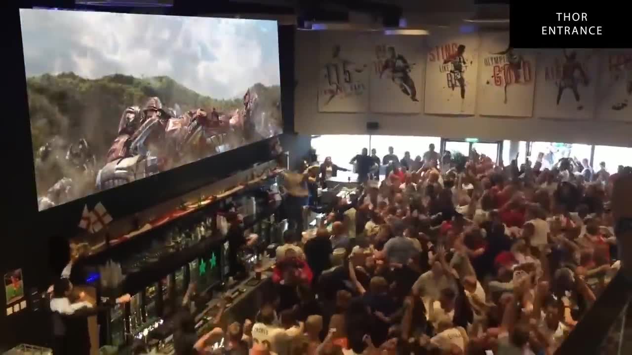 THOR ARRIVES IN WAKANDA CROWD REACTION MUST SEE