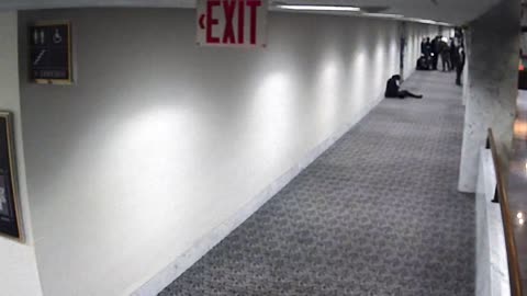 1469HSOB02SH211Hallway_2021-01-06_18h00min02s050ms.mp4