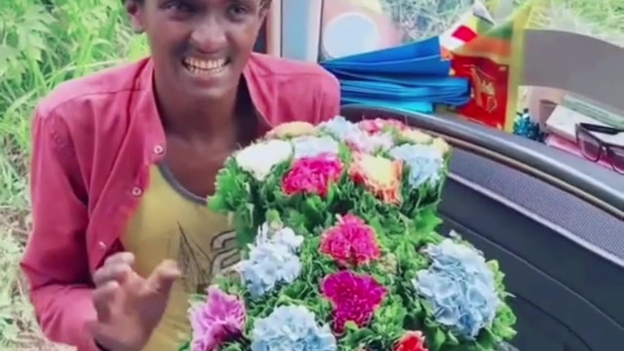 #Sri Lanka#The flower boy in Sri Lanka who sells flowers #is going viral #斯里蘭卡#斯里蘭卡賣花的花童#正在爆紅