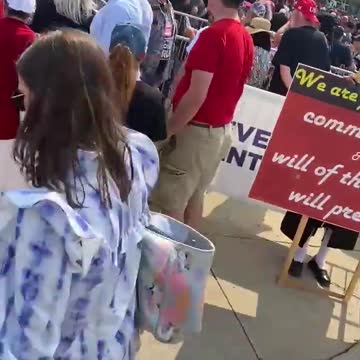 Trump Rally in Ohio: We the People Love President Trump