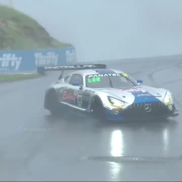 Lucky to drive away from this one 💥