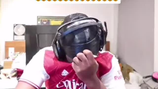 KSI becomes a c*nd*m
