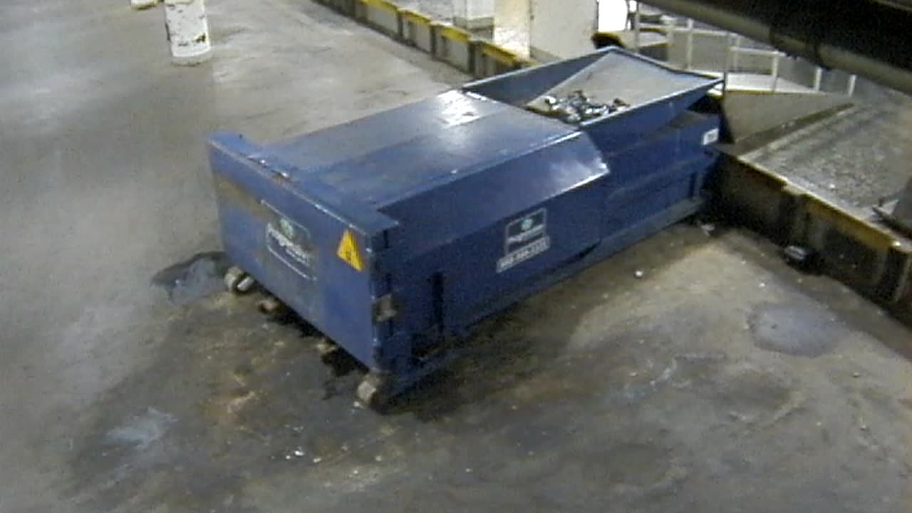 3802FHOBBALoadingDock_2021-01-06_01h00min00s303ms.mp4