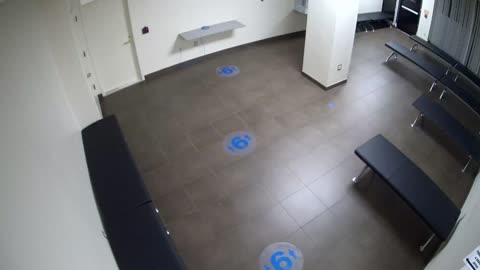 8030FCOB01128BadgingWaitingArea_2021-01-06_23h20min01s363ms.mp4
