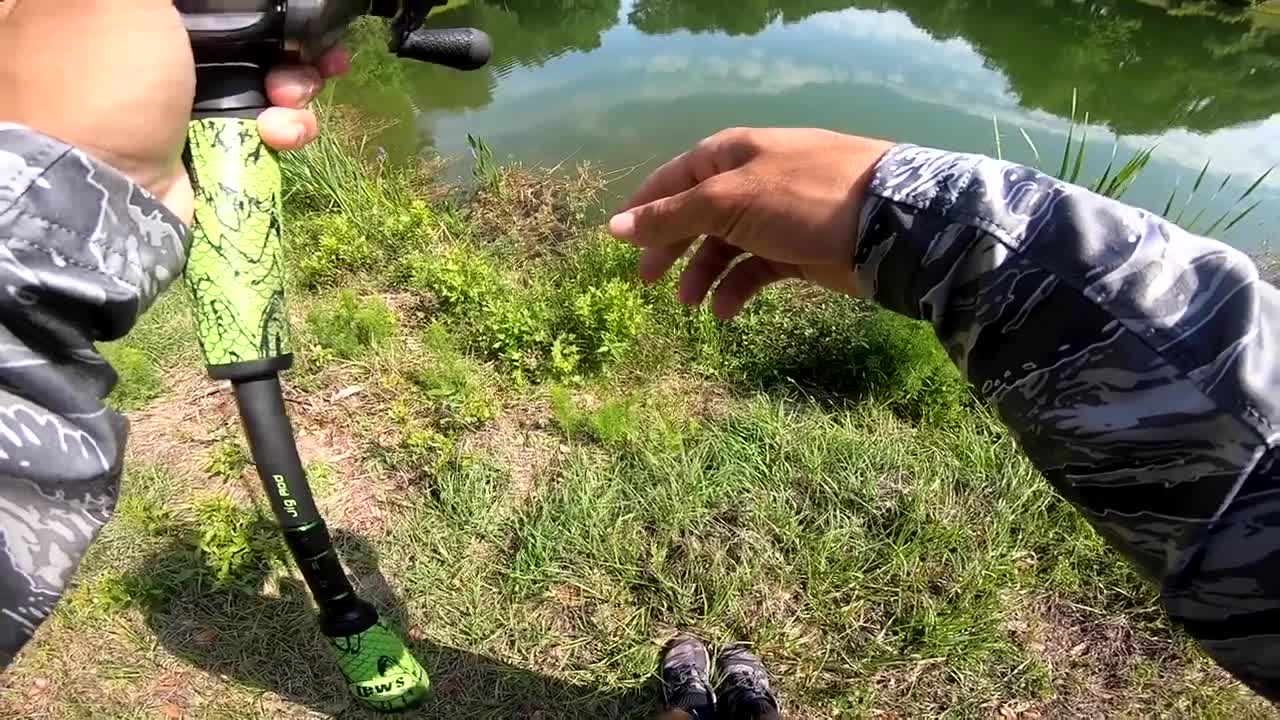 Fishing BIG Jigs in LOADED Golf Course Pond (Bank Fishing)