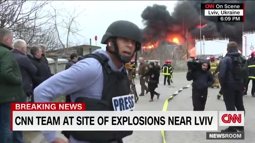 Don Lemon Is The ONLY One In This TV Shot Wearing A Combat Helmet & Flak Jacket