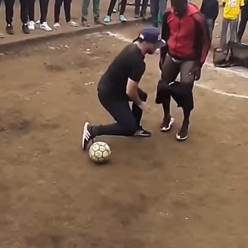 Amazing soccer move lol