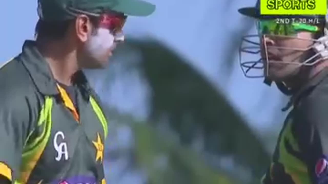 M Hafeez Angry Umar Akmal Stamp Out Miss #shortvideo #viralshort #trendingvideo